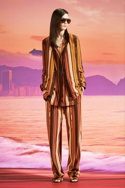 Look 23